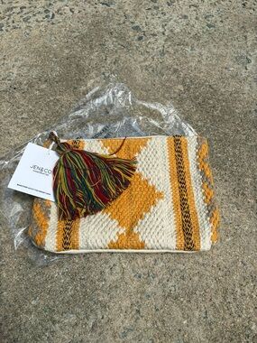 JEN & CO Yellow and Cream Woven Tassel Clutch
